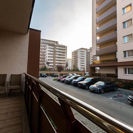 Yan Apartment - Near Mall & Free Private Parking Brașov Exterior foto