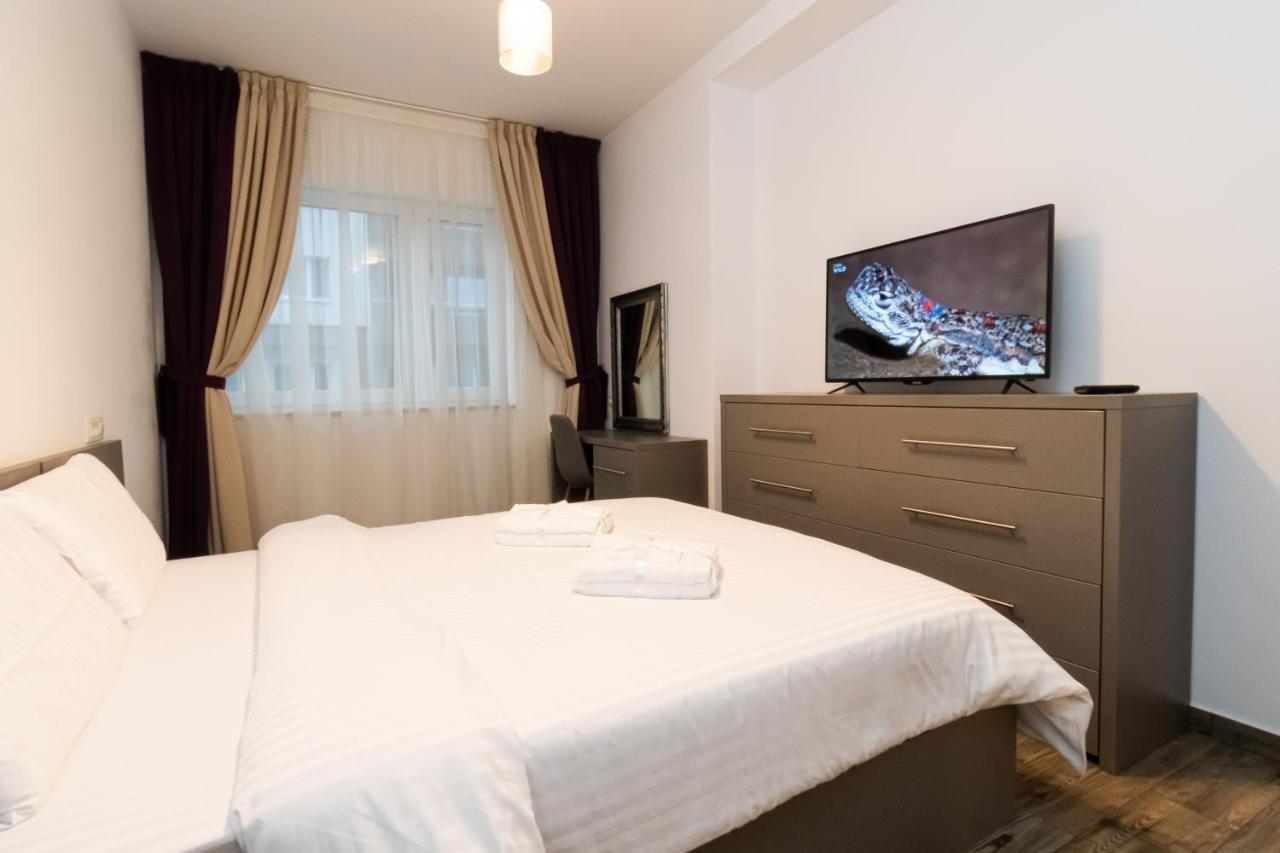 Yan Apartment - Near Mall & Free Private Parking Brașov Exterior foto