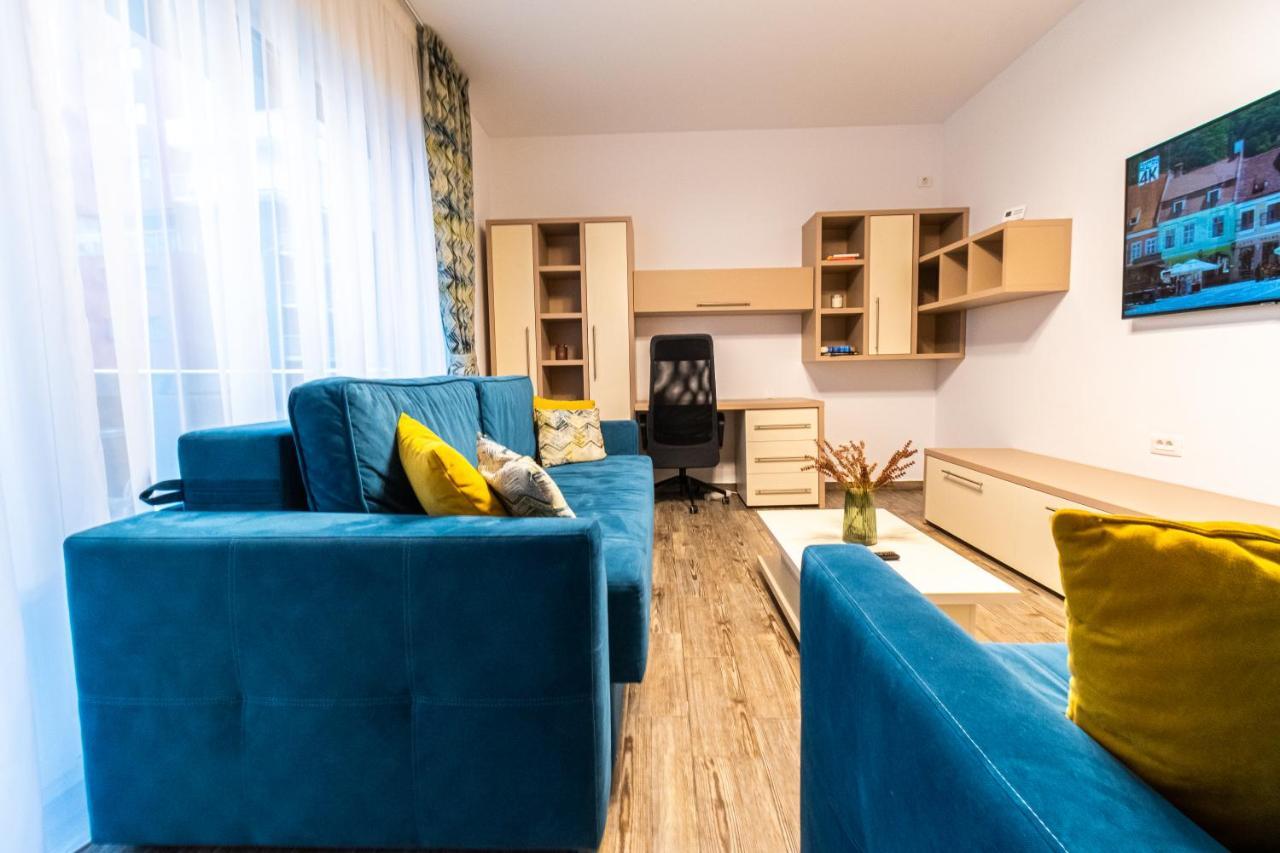 Yan Apartment - Near Mall & Free Private Parking Brașov Exterior foto